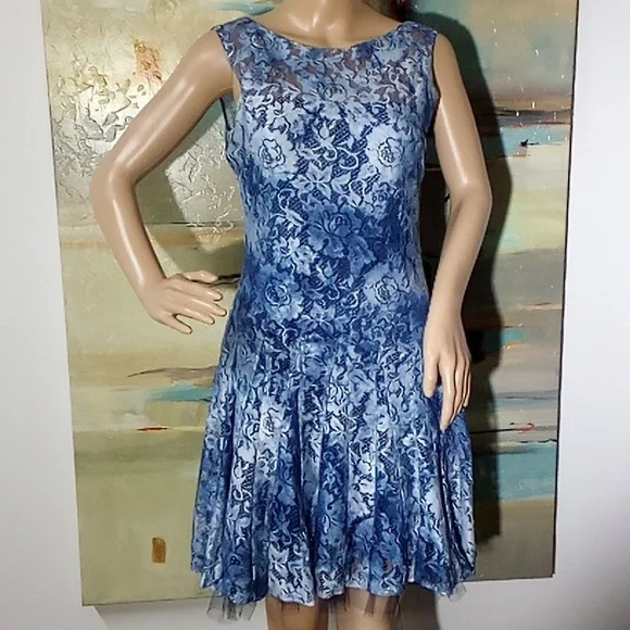 Betsey Johnson Lace Dress, size 4 - Picture 1 of 8